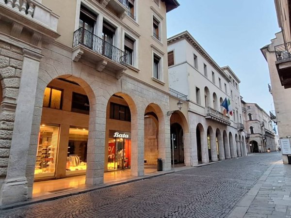 negozio in affitto a Vicenza in zona Centro Storico