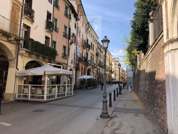 negozio in affitto a Vicenza in zona Centro Storico