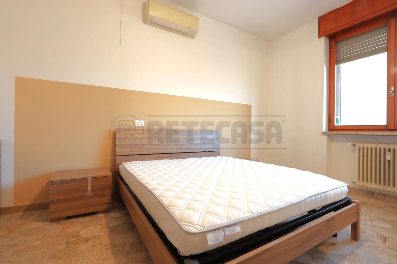 negozio in affitto a Vicenza in zona Cattane