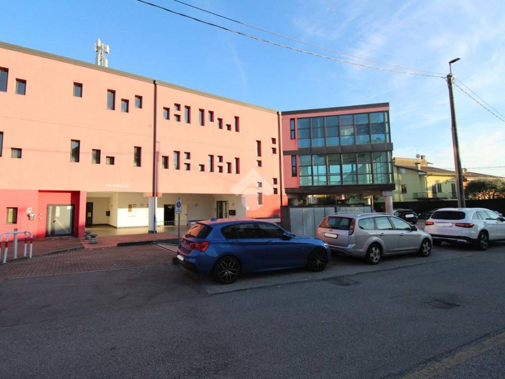 negozio in affitto a Vicenza in zona Pio X