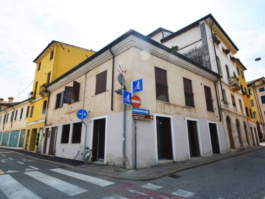negozio in affitto a Vicenza in zona Centro Storico