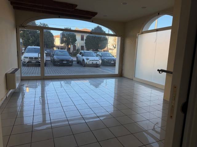 negozio in affitto a Vicenza in zona Anconetta