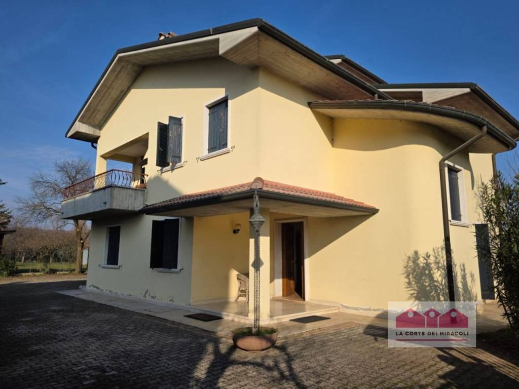 casa indipendente in affitto a Vicenza in zona Longara