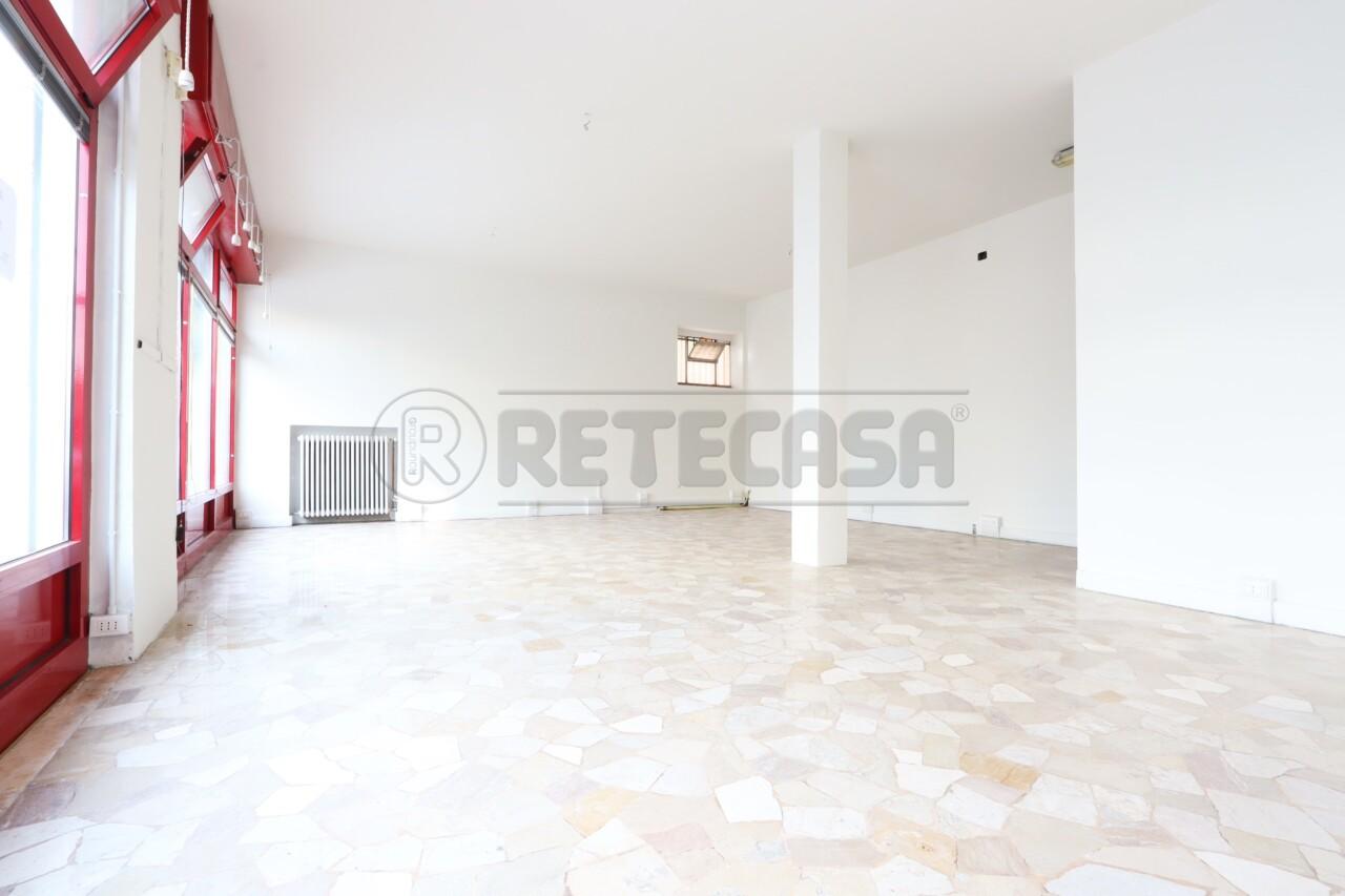 negozio in affitto a Vicenza in zona Pio X