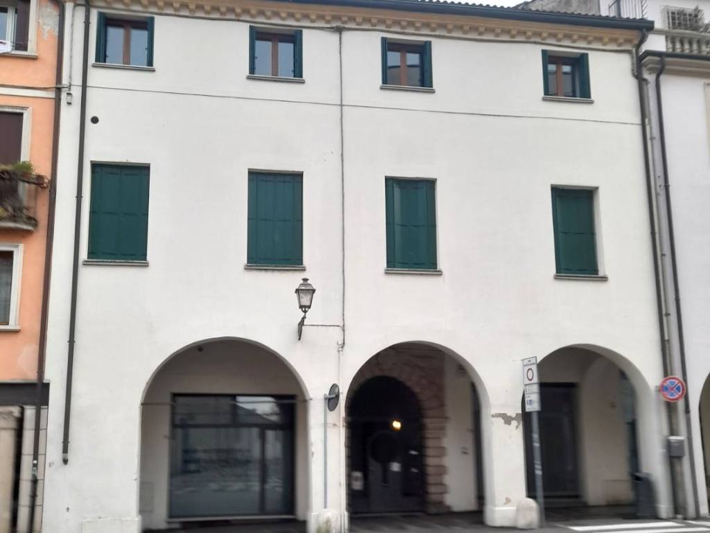 negozio in affitto a Vicenza