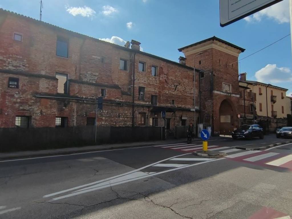 negozio in affitto a Vicenza in zona Centro Storico