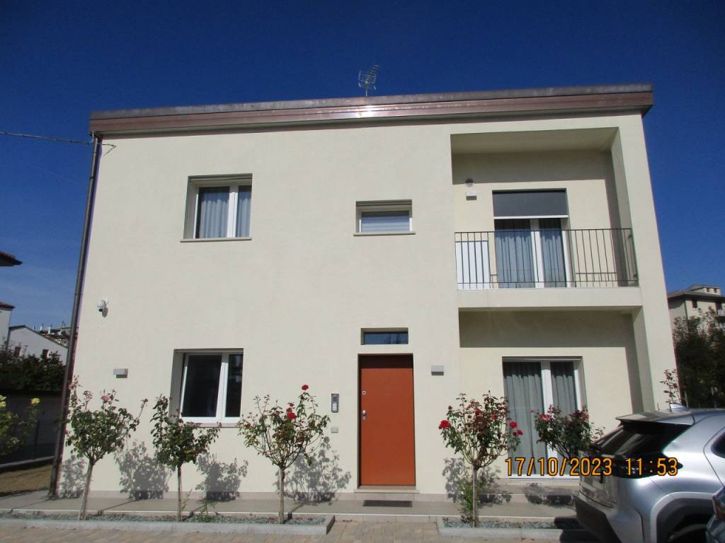 appartamento in affitto a Vicenza in zona Cattane