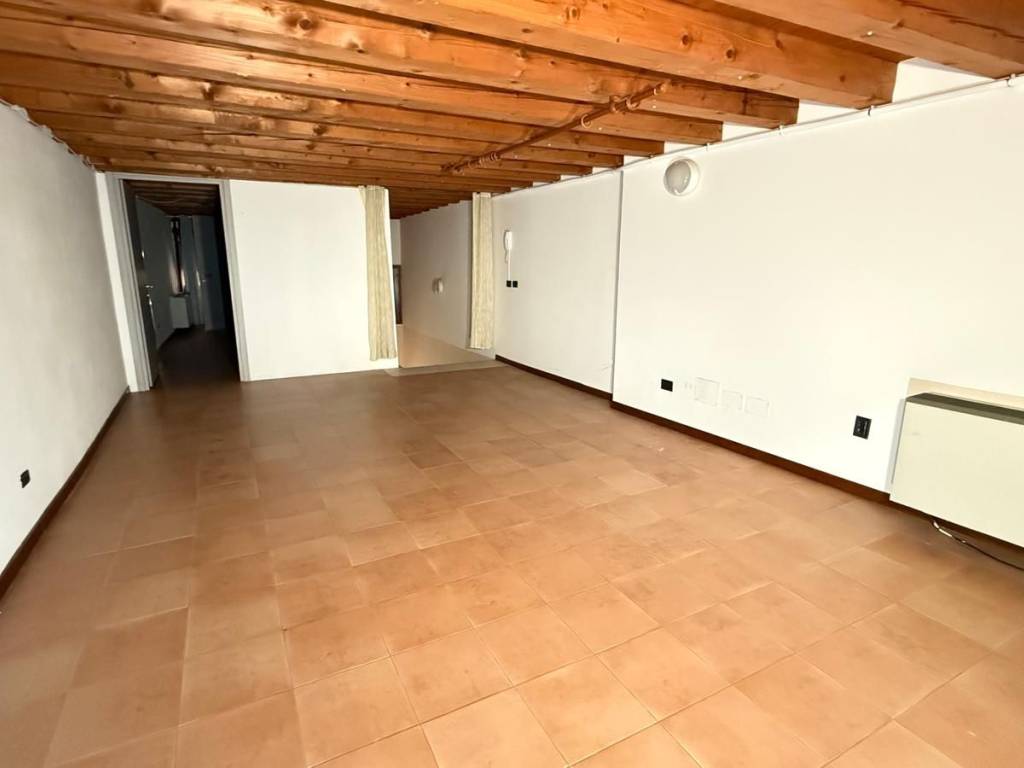 locale commerciale in affitto a Vicenza in zona Centro Storico