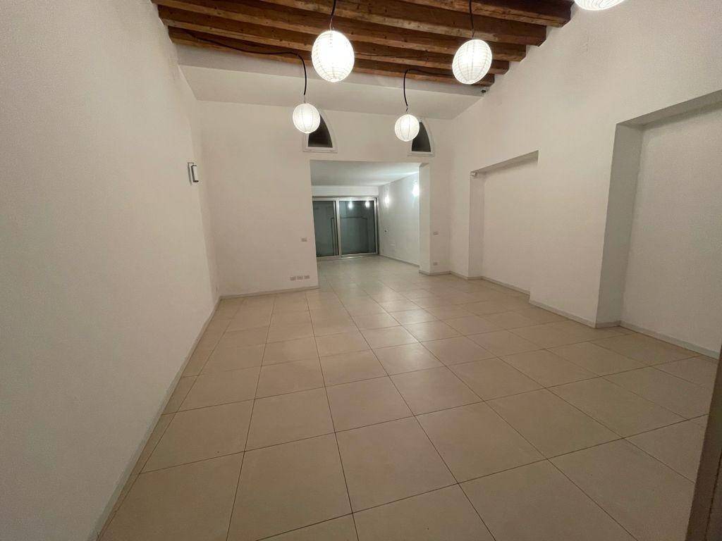 negozio in affitto a Vicenza in zona Centro Storico