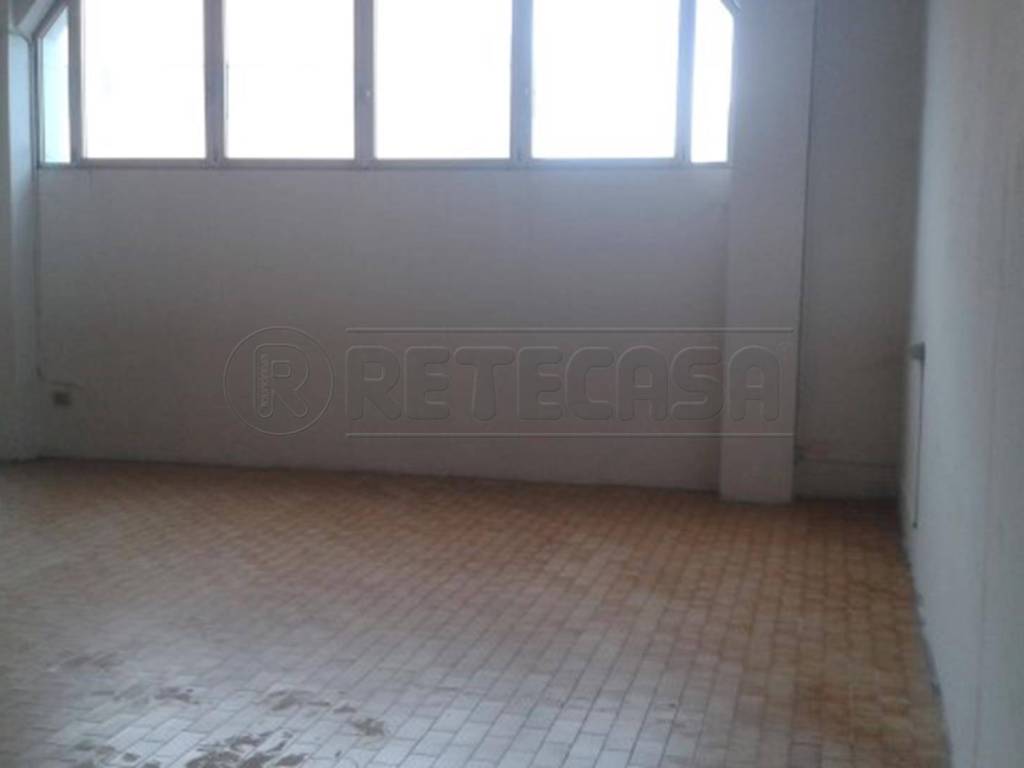 negozio in affitto a Vicenza in zona Gogna