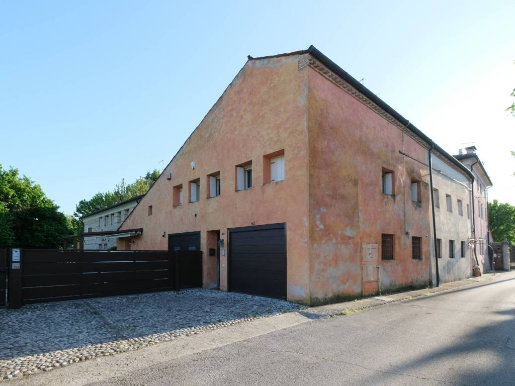 casa indipendente in affitto a Vicenza in zona Borgo Berga