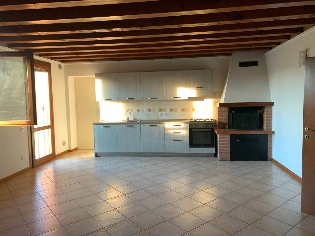 casa indipendente in affitto a Vicenza in zona Saviabona
