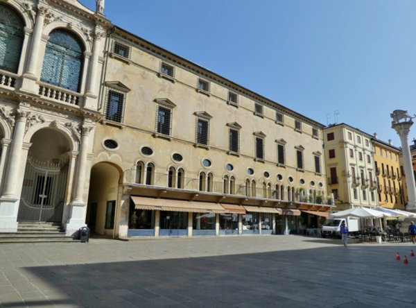 negozio in affitto a Vicenza in zona Centro Storico