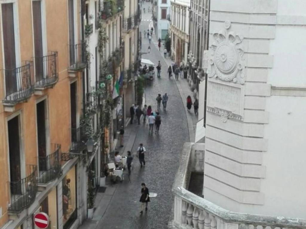negozio in affitto a Vicenza in zona Centro Storico