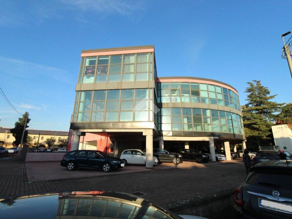 negozio in affitto a Vicenza in zona Pio X