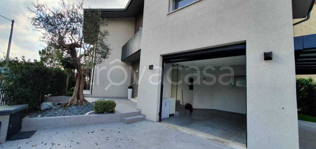 casa indipendente in affitto a Vicenza in zona Gogna