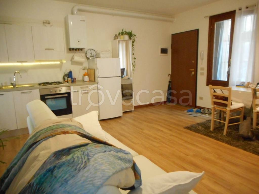 appartamento in affitto a Vicenza in zona Borgo Casale