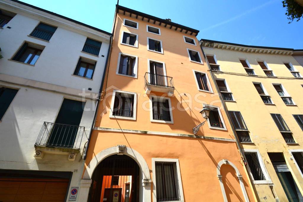 appartamento in affitto a Vicenza in zona Centro Storico
