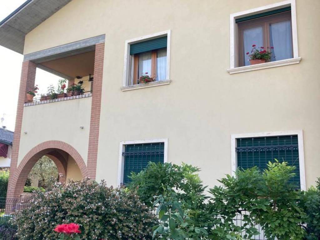 casa indipendente in affitto a Vicenza in zona Debba
