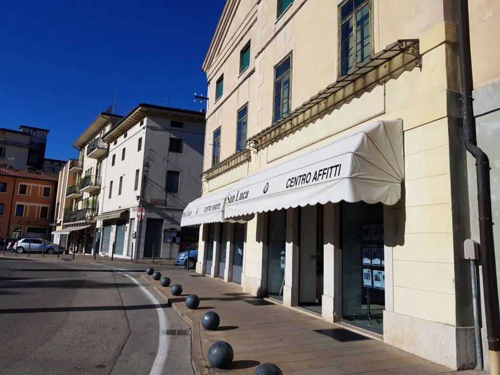 locale commerciale in affitto a Zugliano