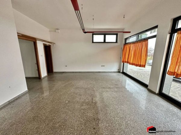 negozio in affitto a Zugliano in zona Grumolo Pedemonte