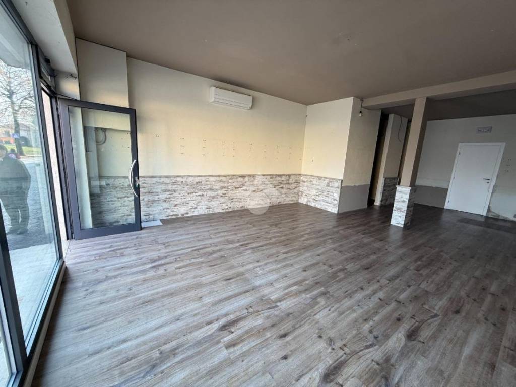 negozio in affitto a Zugliano