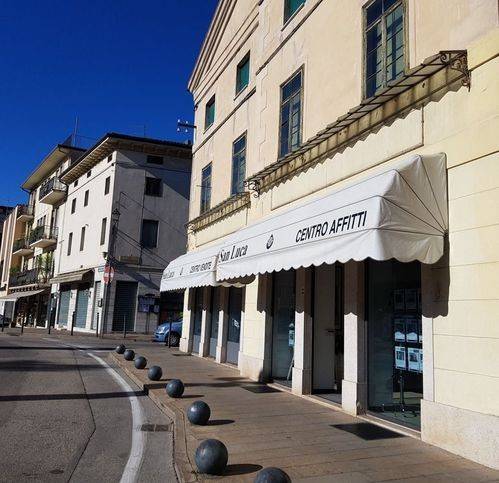 locale commerciale in affitto a Zugliano
