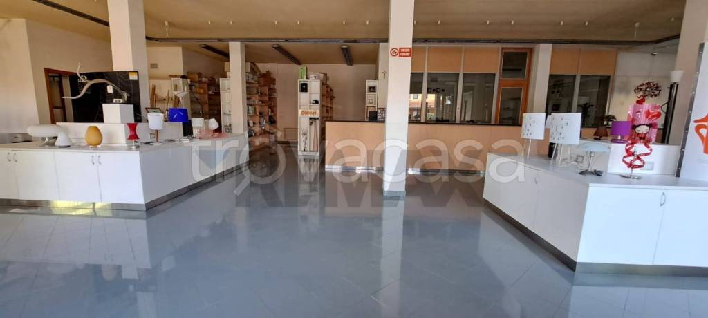 negozio in affitto a Barbarano Mossano