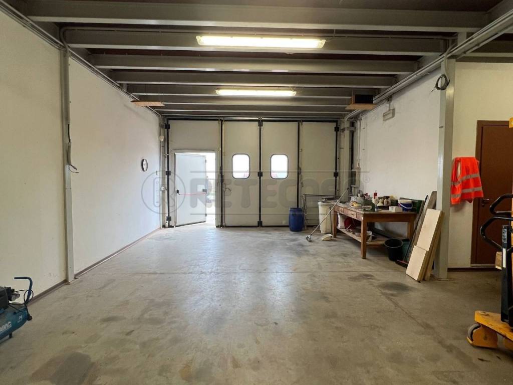 locale commerciale in affitto a Barbarano Mossano