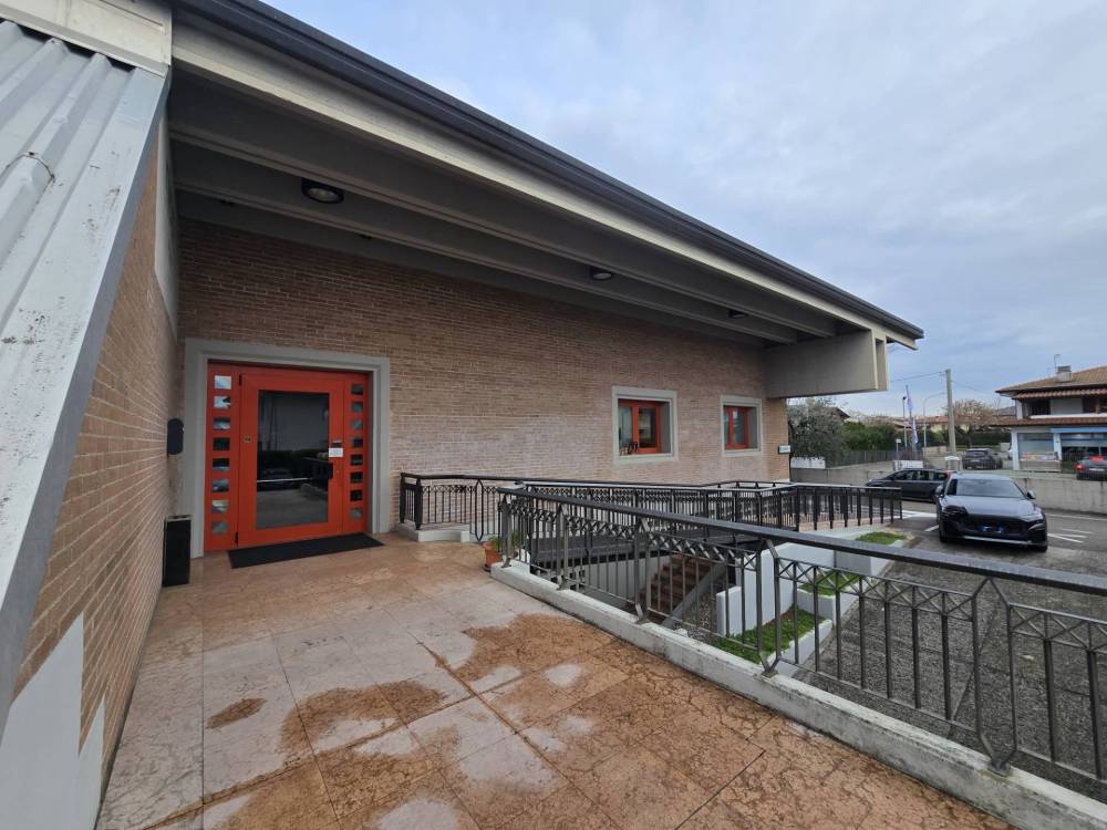 negozio in affitto a Colceresa in zona Molvena