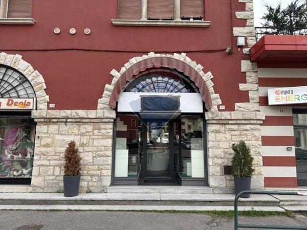negozio in affitto a Belluno in zona Baldenich