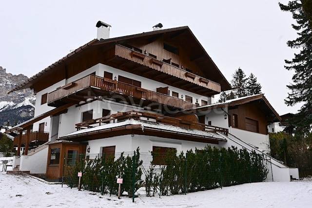 appartamento in affitto a Cortina d'Ampezzo in zona Cianderìes