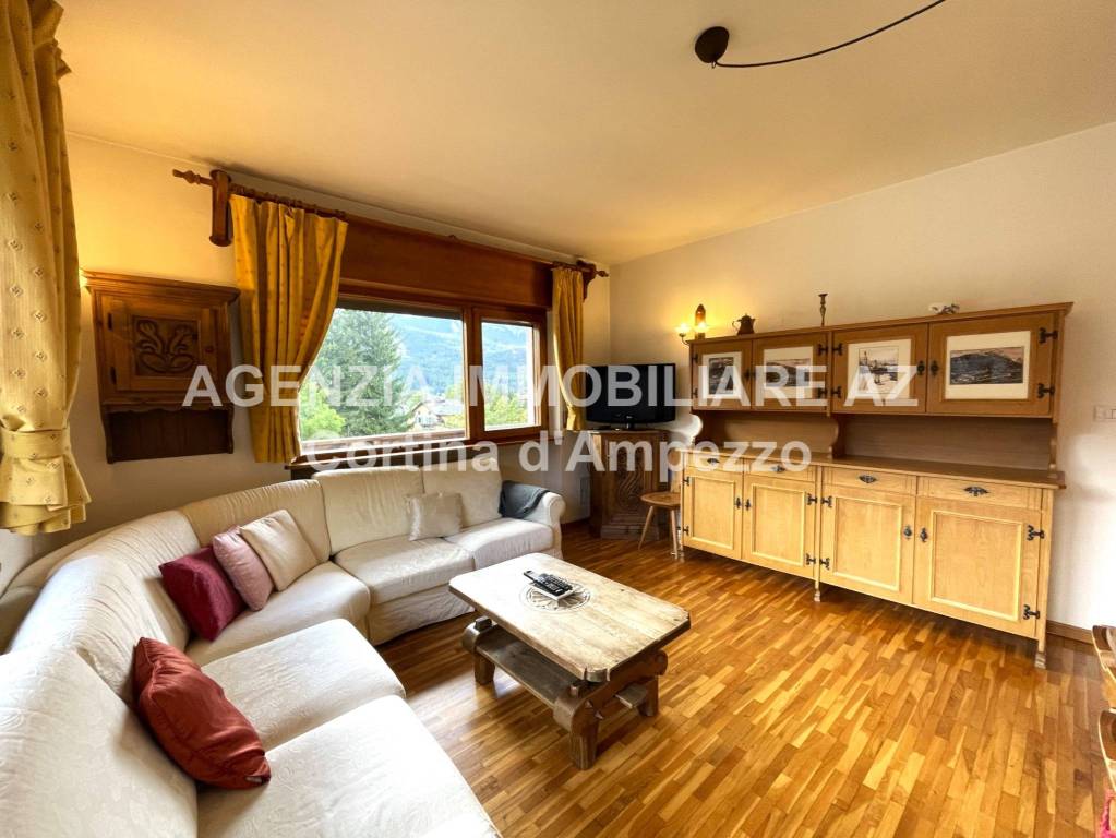 appartamento in affitto a Cortina d'Ampezzo in zona Pecol