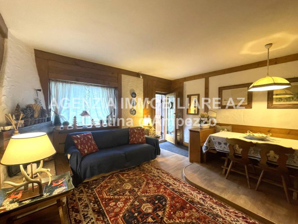 appartamento in affitto a Cortina d'Ampezzo in zona Cianderìes