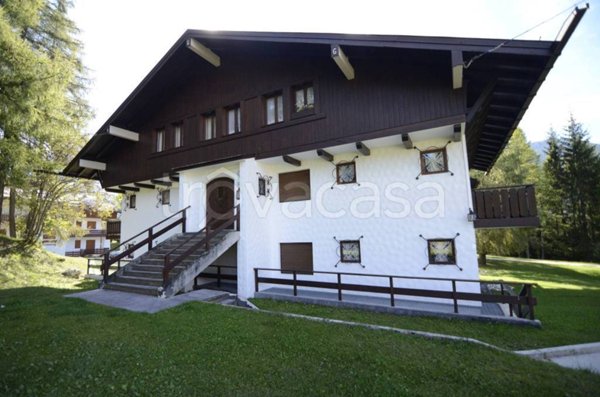 appartamento in affitto a Cortina d'Ampezzo in zona Pezié