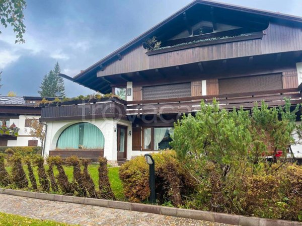 appartamento in affitto a Cortina d'Ampezzo in zona Cianderìes