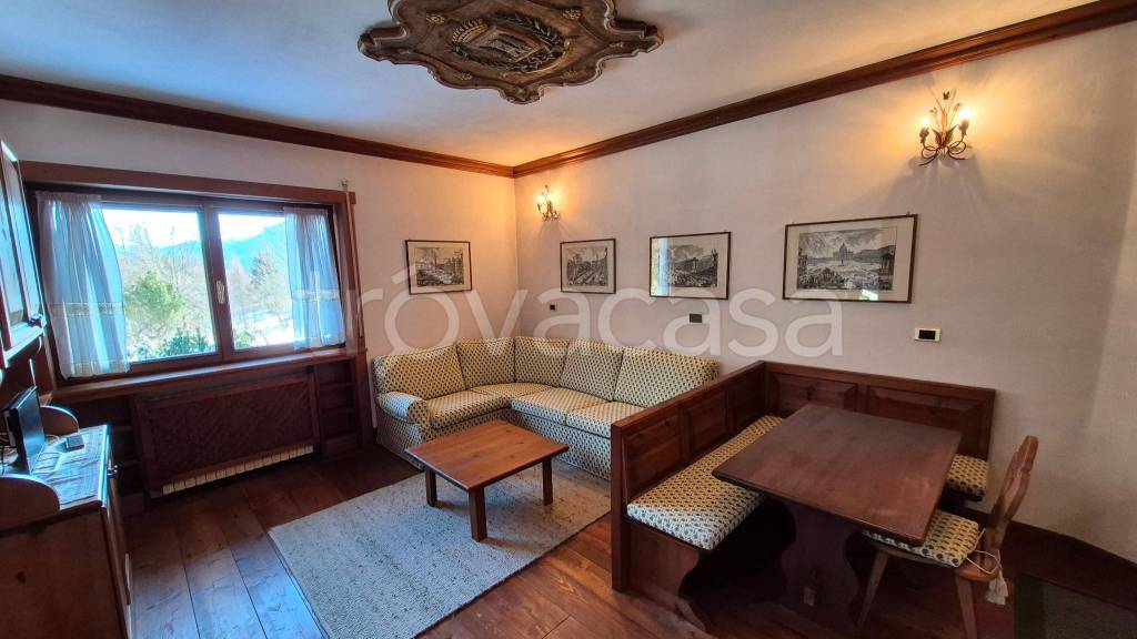 appartamento in affitto a Cortina d'Ampezzo in zona Crìgnes