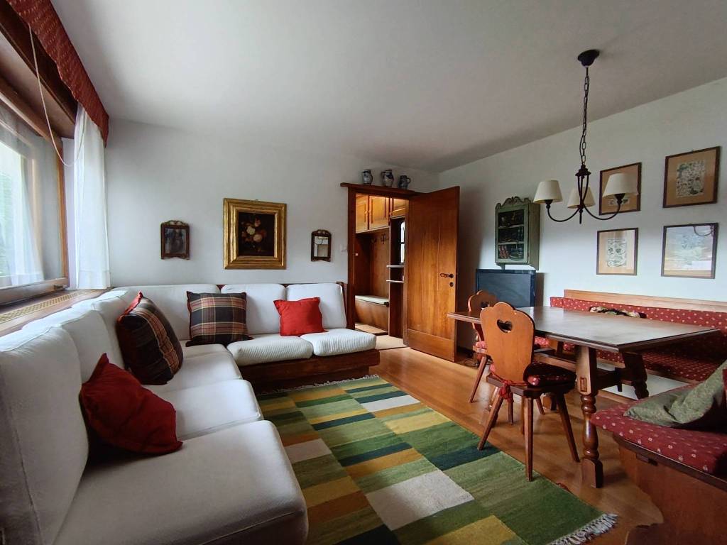 appartamento in affitto a Cortina d'Ampezzo in zona Pecol