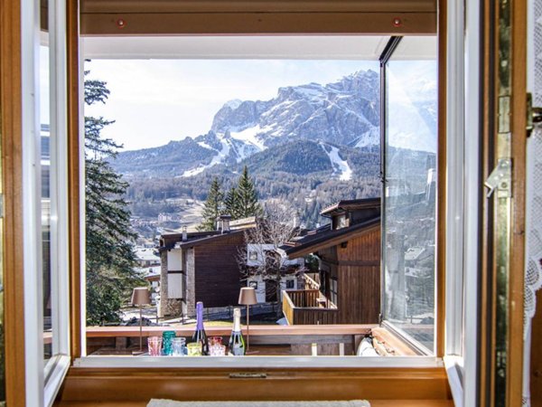 appartamento in affitto a Cortina d'Ampezzo in zona Cianderìes