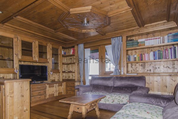 appartamento in affitto a Cortina d'Ampezzo in zona Crìgnes