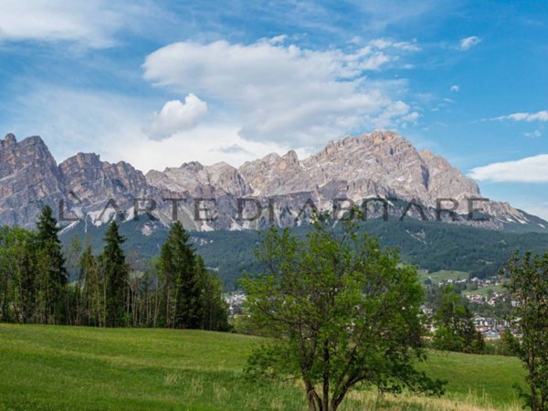 appartamento in affitto a Cortina d'Ampezzo in zona Crìgnes