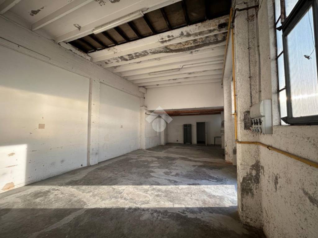 locale commerciale in affitto a Feltre