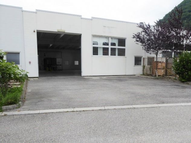 locale commerciale in affitto a Ponte nelle Alpi