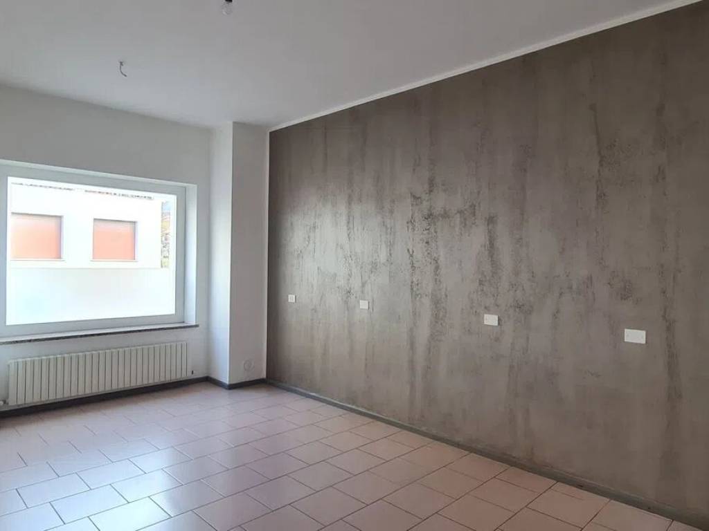 negozio in affitto a Borgo Valbelluna in zona Sant'Antonio Tortal