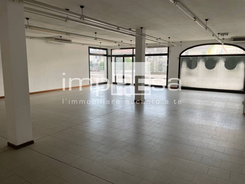 locale commerciale in affitto ad Altivole