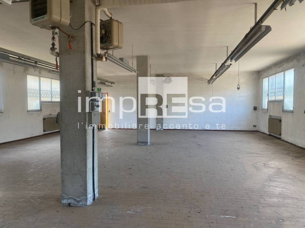 locale di sgombero in affitto ad Altivole