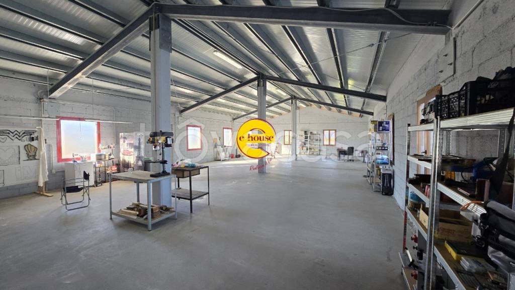 negozio in affitto ad Altivole in zona Caselle