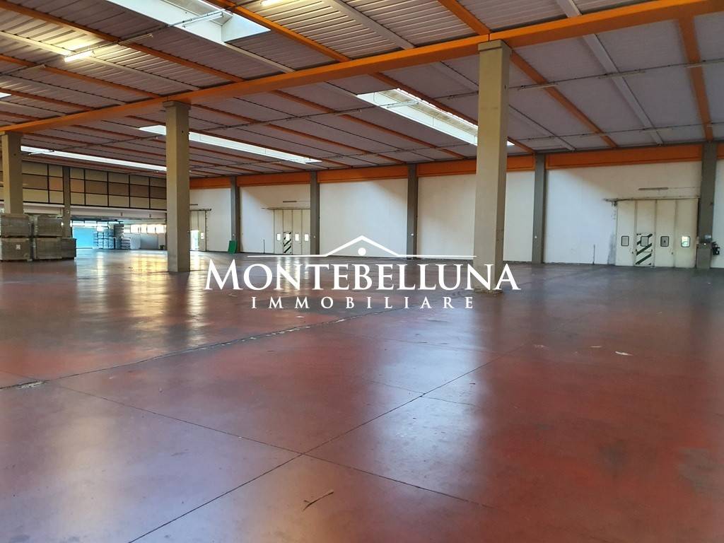 capannone in affitto ad Altivole in zona Caselle