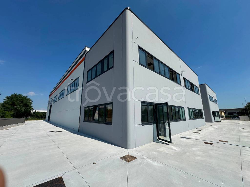 locale commerciale in affitto ad Altivole in zona Caselle