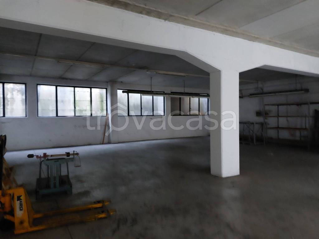 locale commerciale in affitto ad Altivole